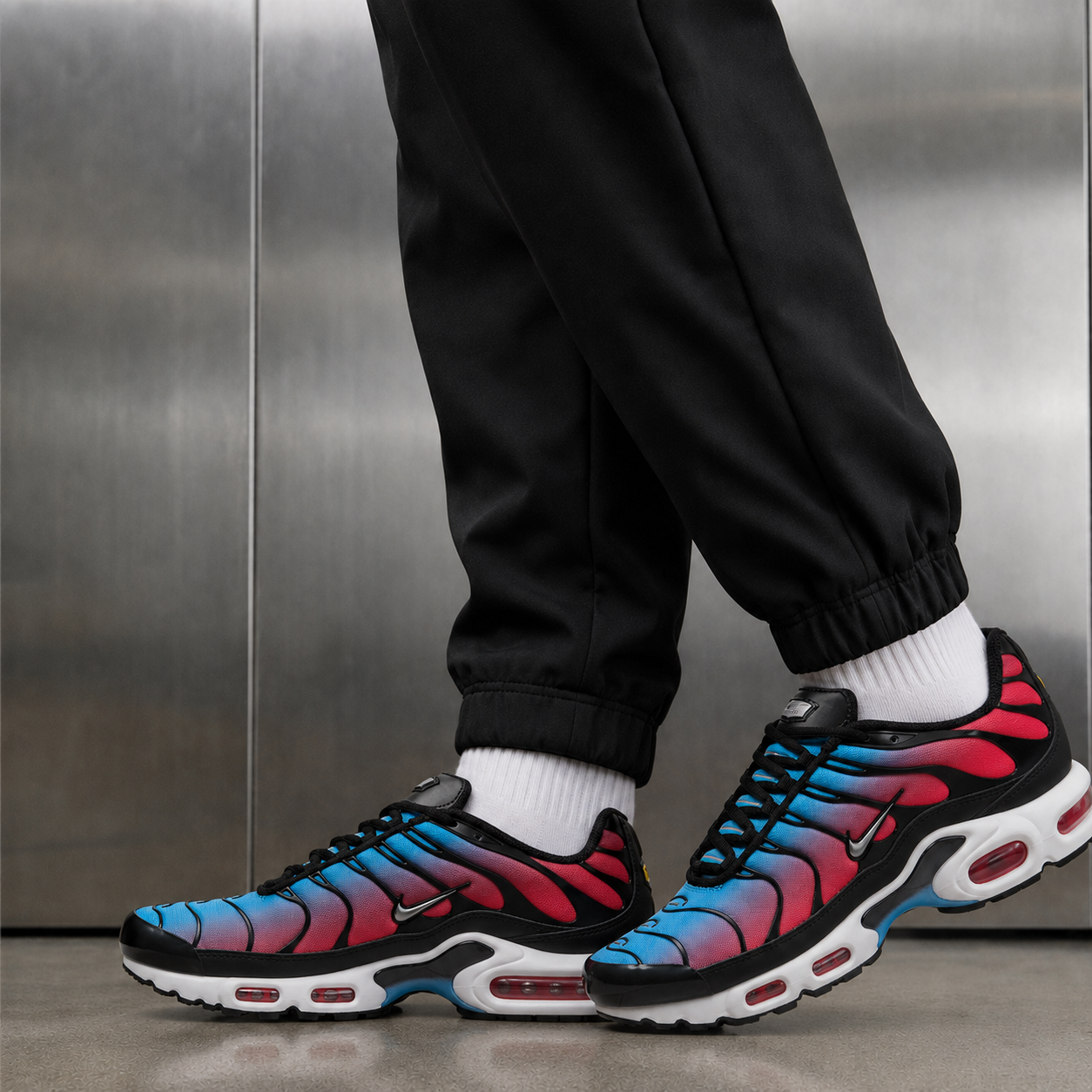 Nike TN Air Max Plus 'Black Pink Blue'