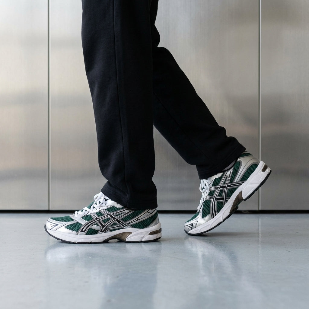 ASICS Gel-1130 Evergreen Black trainers, image 2 of 4