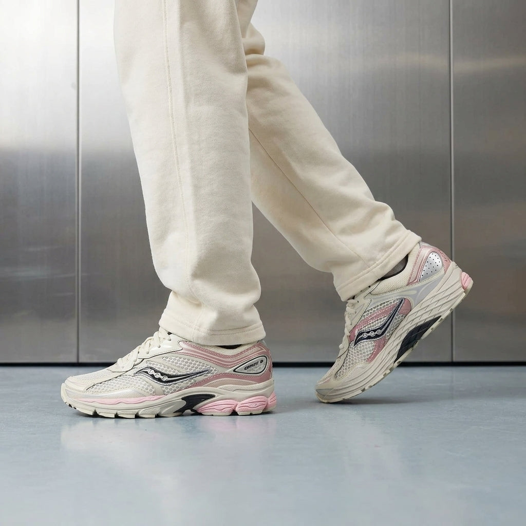 Saucony ProGrid Omni 9 Eggshell Touch trainers, image 2 of 4