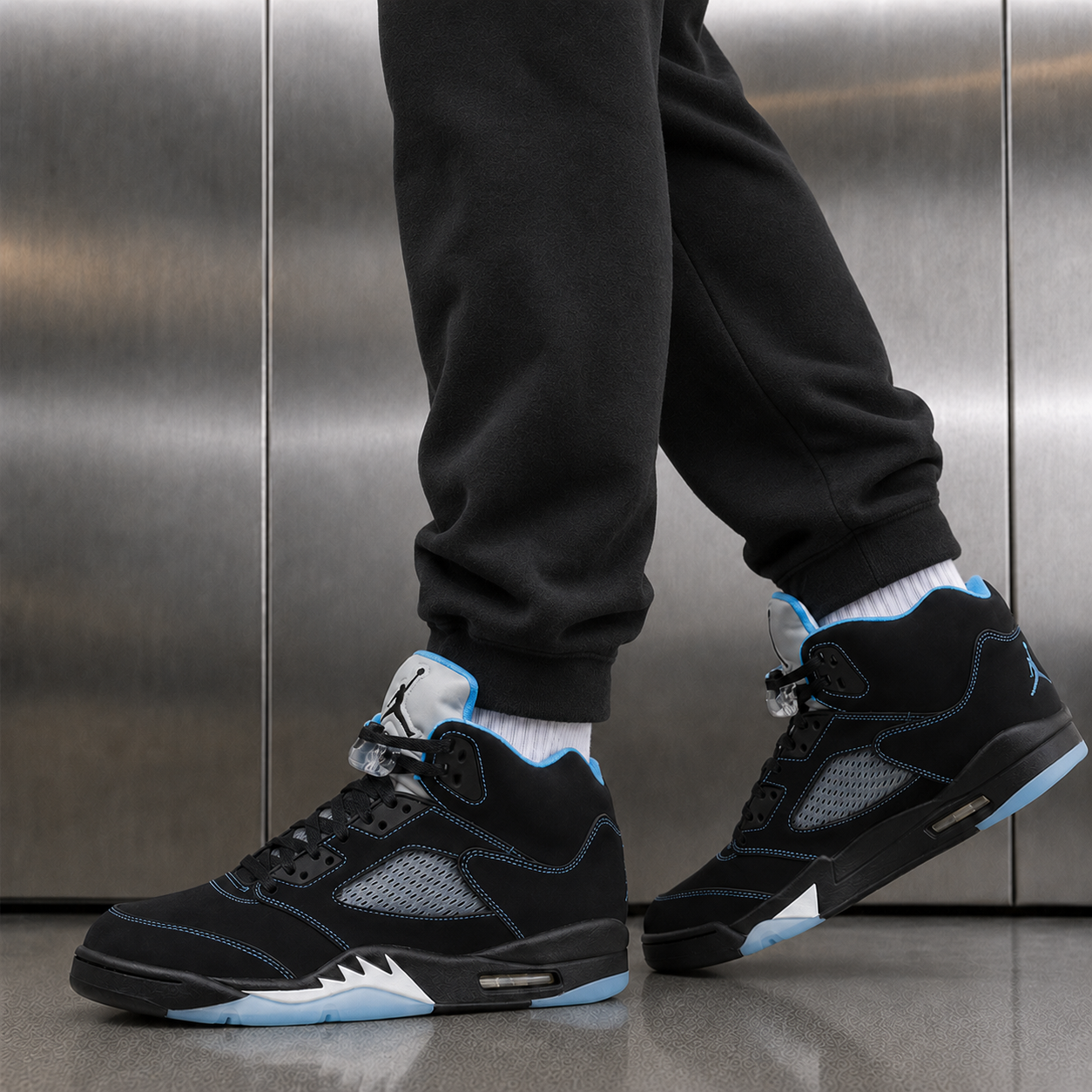 Air Jordan 5 'Black University Blue'