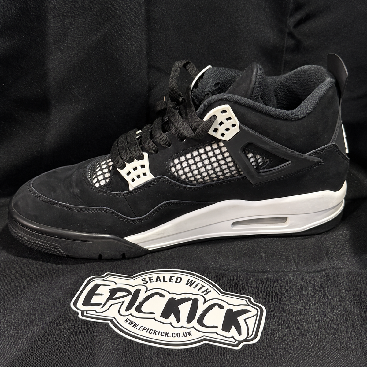 PRE-LOVED | Air Jordan 4 Retro 'White Thunder' – UK 9.5