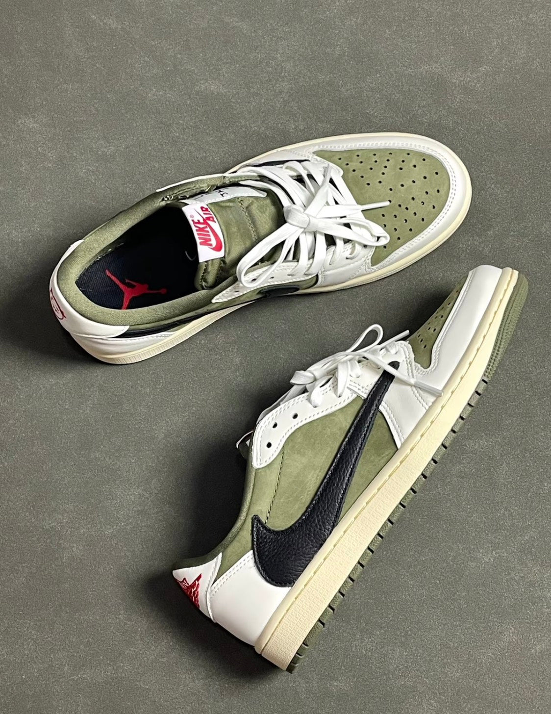 Travis Scott x Air Jordan 1 Low OG 'Medium Olive'