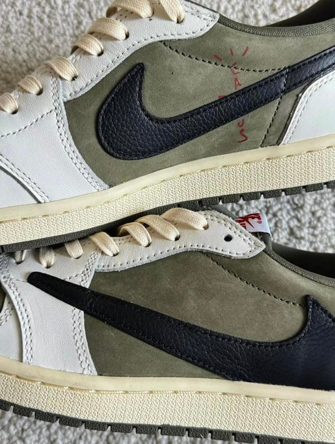 Travis Scott x Air Jordan 1 Low OG 'Medium Olive'