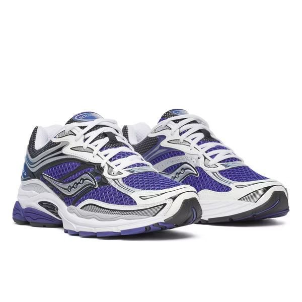 Front view of the Saucony ProGrid Omni 9 S70739-25 sneaker, showing the authentic early 2000s technical mesh toe box, laces, and structured overlays.
