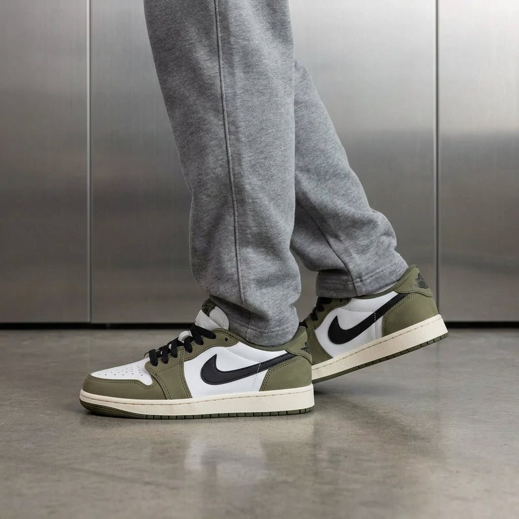 Jordan 1 Retro Low OG Medium Olive (GS)